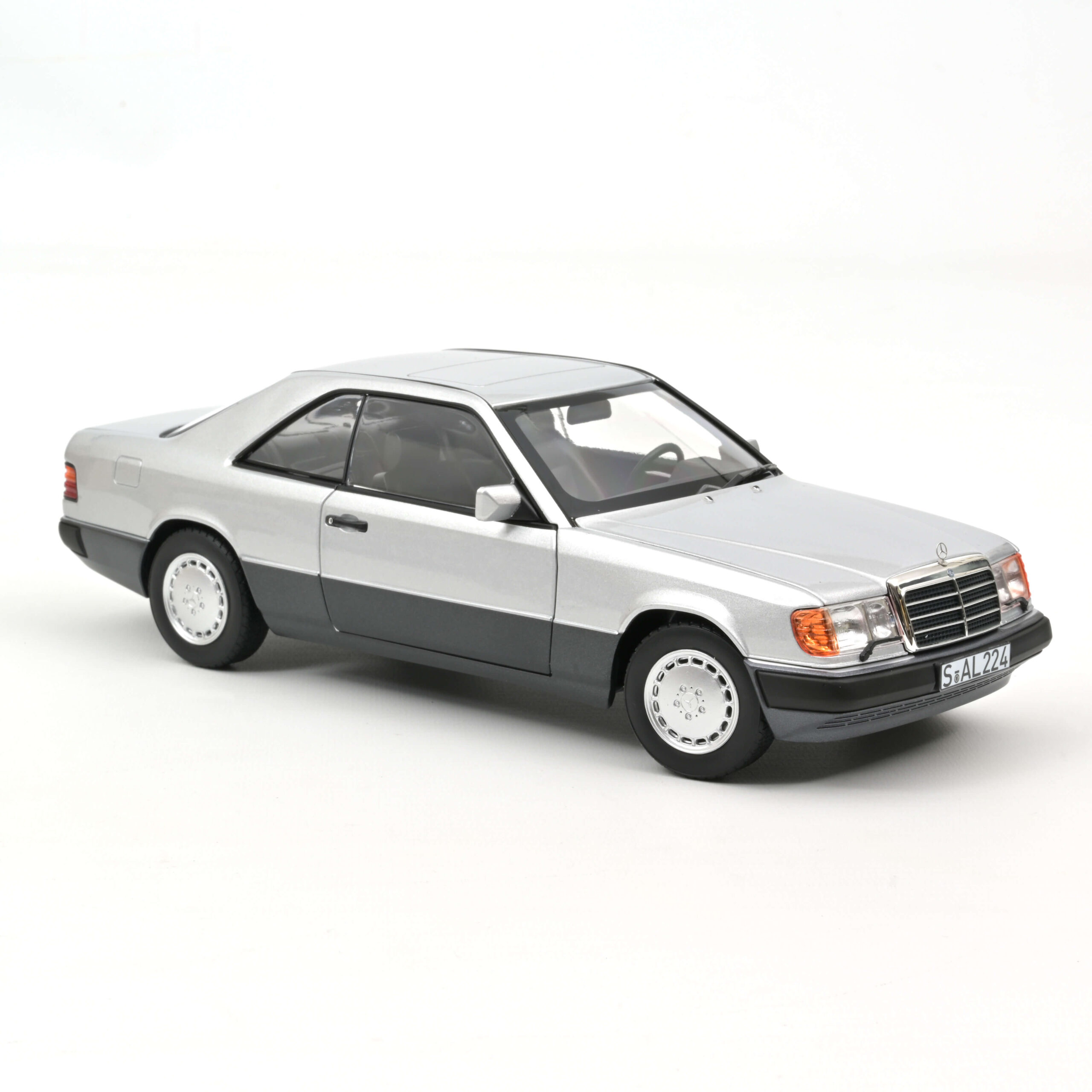 Mercedes-Benz 300 CE-24 Coupé 1990 – Silver