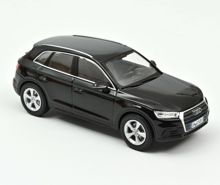 Audi Q5 - Myth Black - 1:43