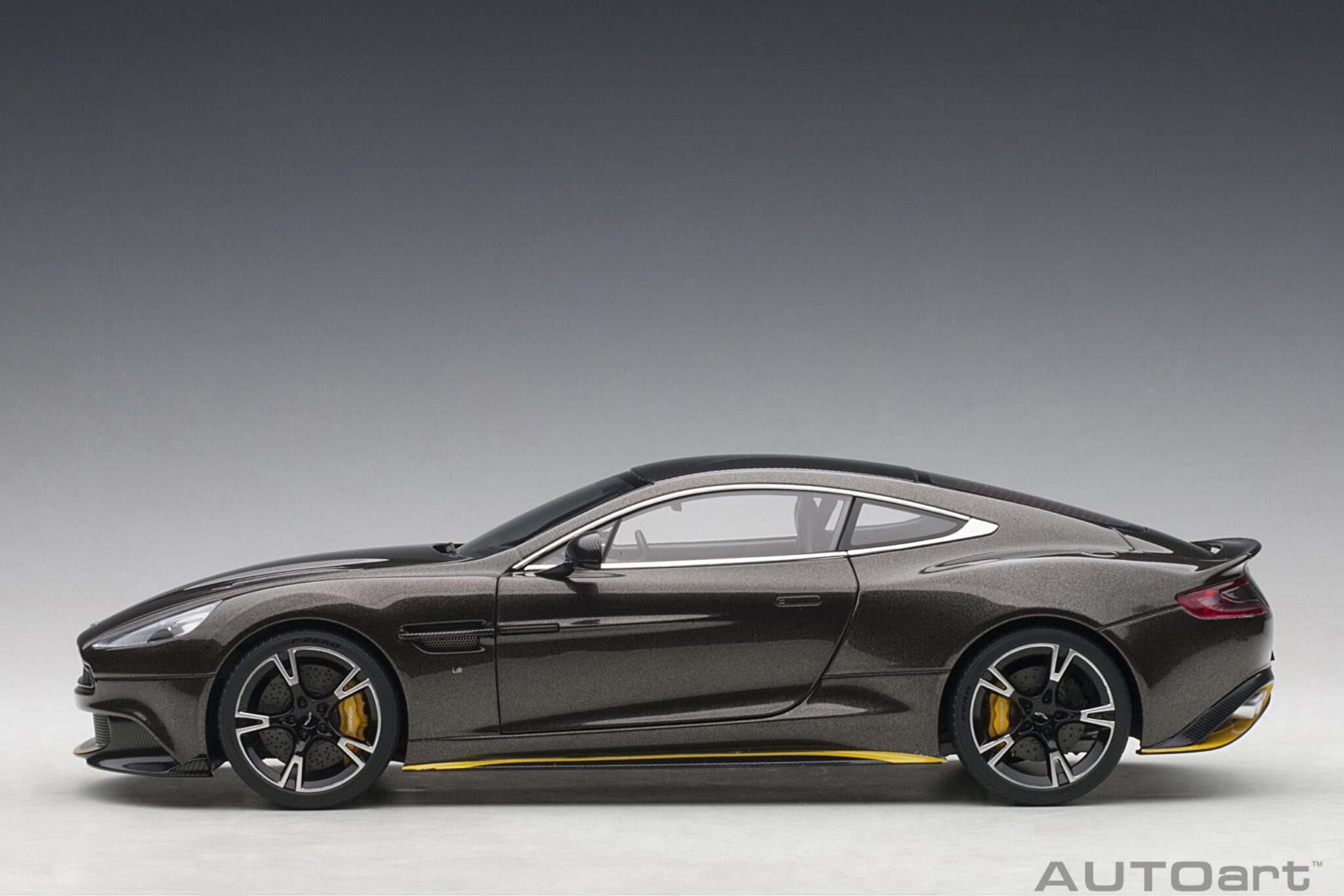 Aston Martin Vanquish - Slika 4