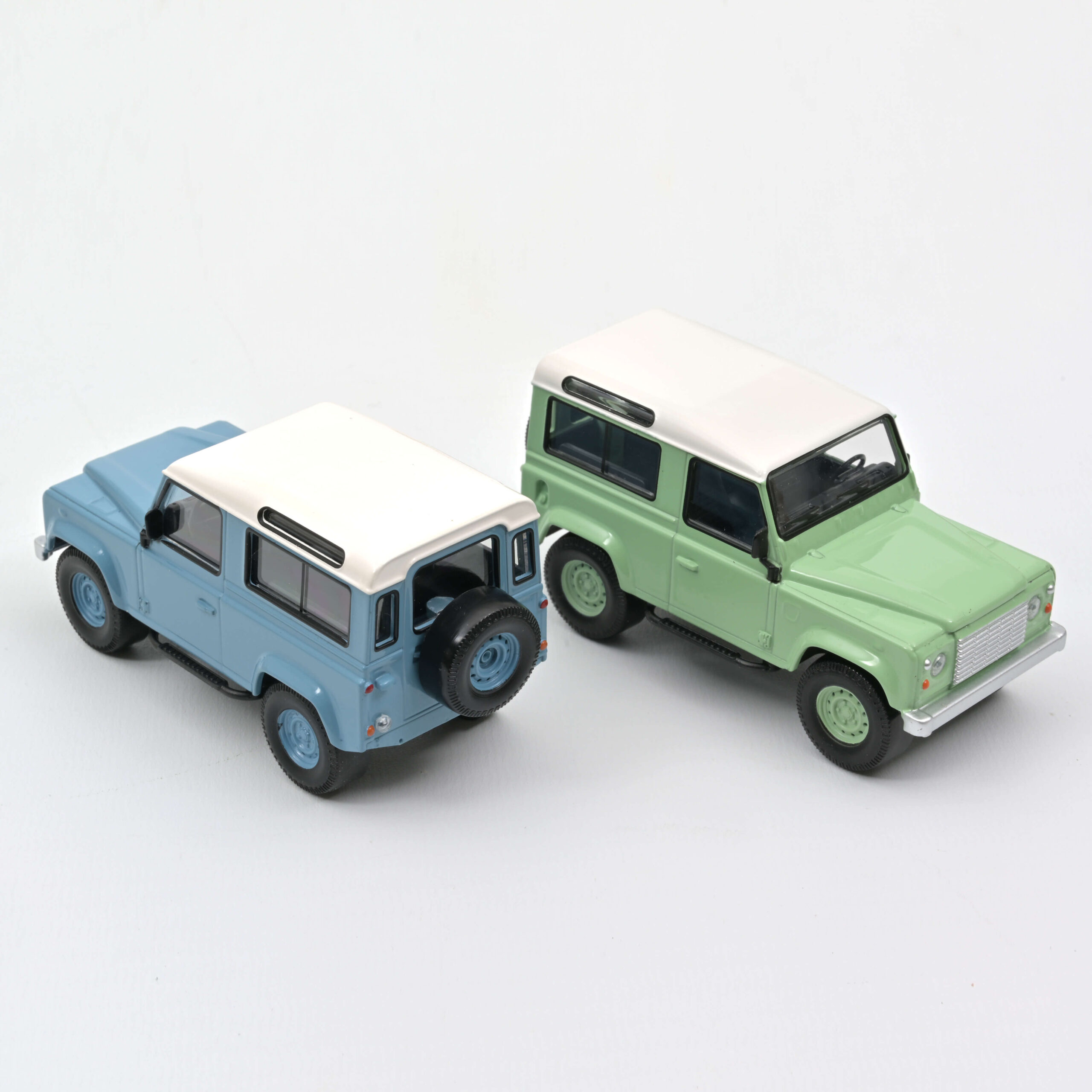 Land Rover Defender 1995 - Green & White - Slika 5