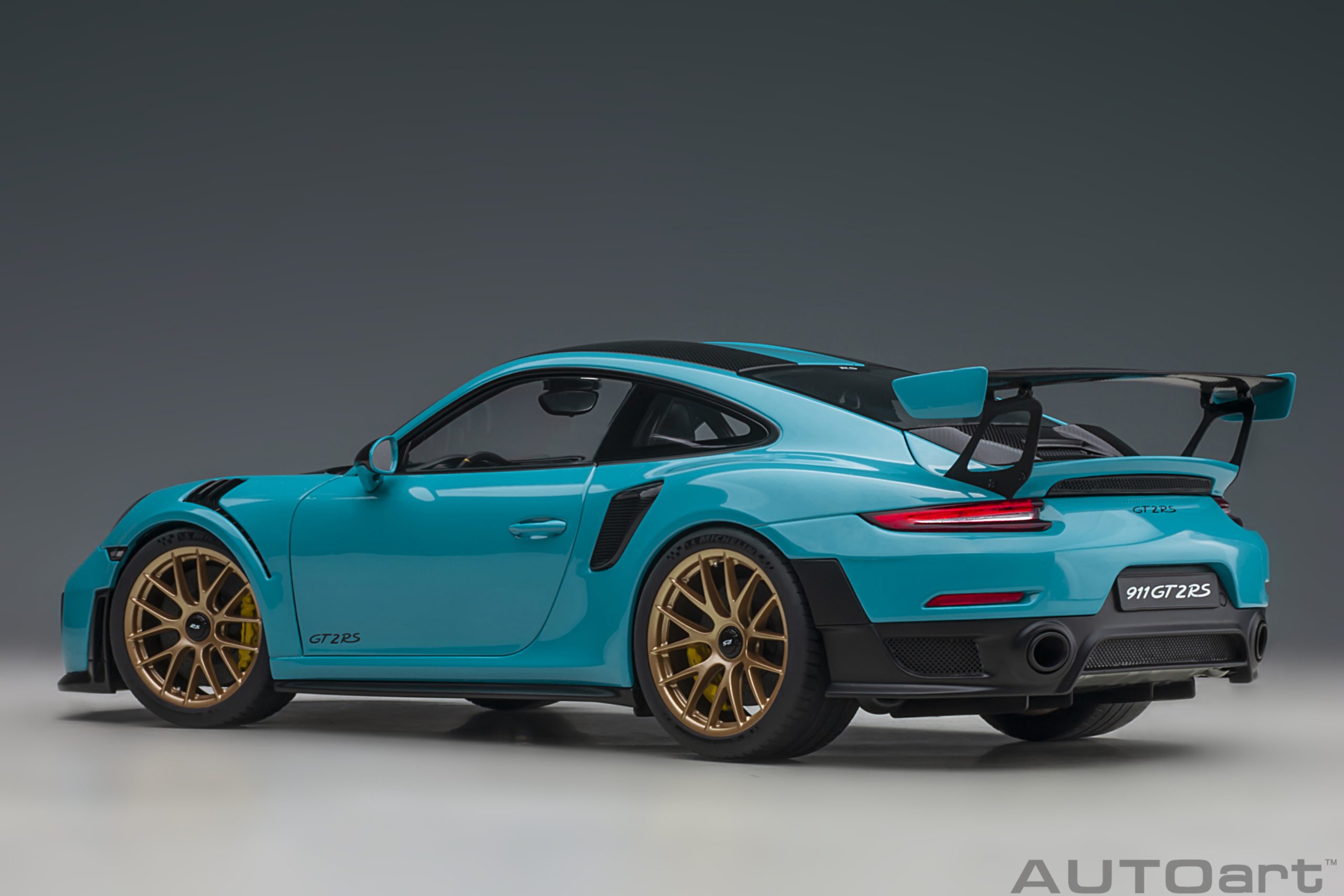 Porsche 911 (991.2) GT2RS 2017 Weissach Package (miami blue) Magnesium alloy wheels Satin White Gold Metallic - Slika 3