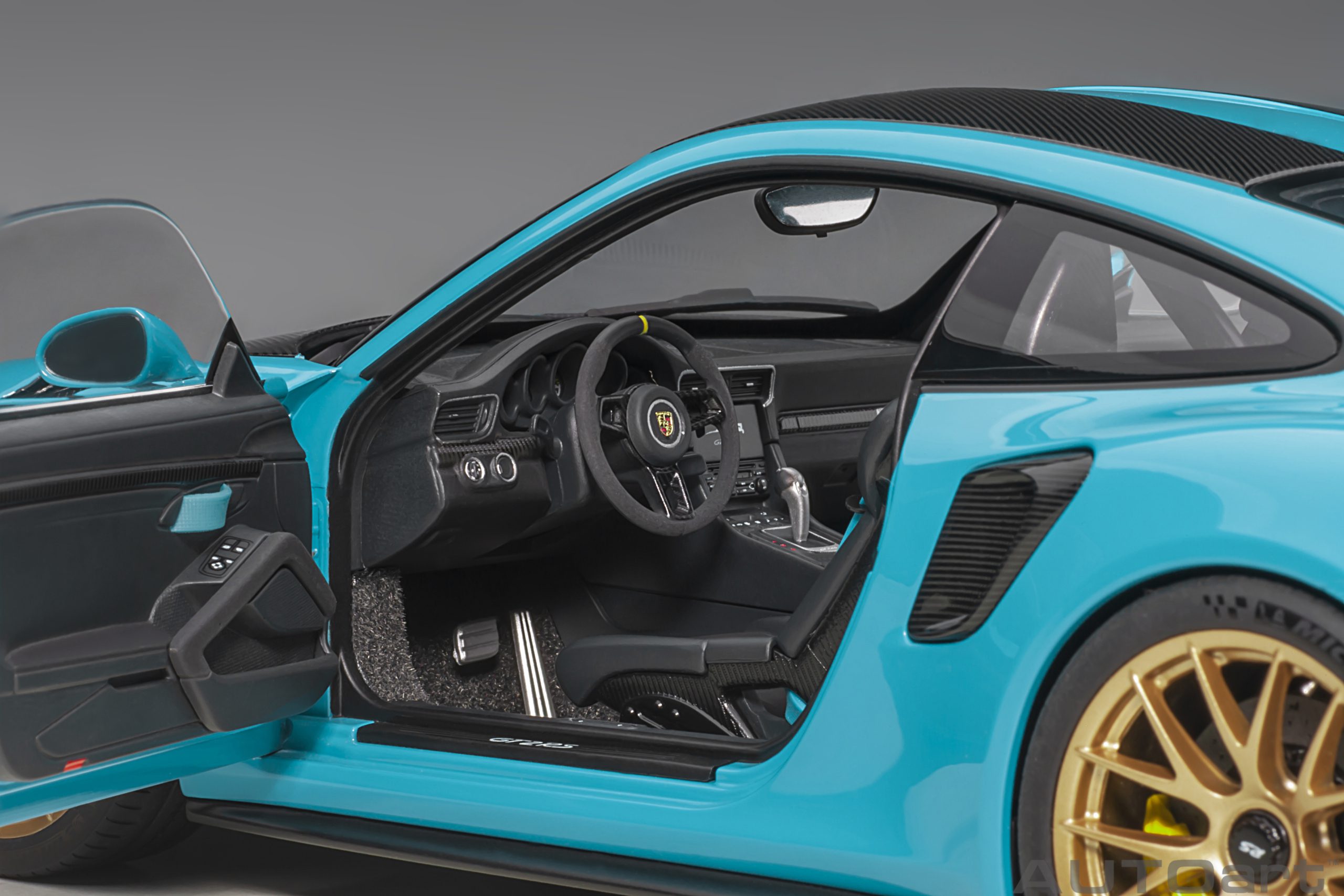 Porsche 911 (991.2) GT2RS 2017 Weissach Package (miami blue) Magnesium alloy wheels Satin White Gold Metallic - Slika 10