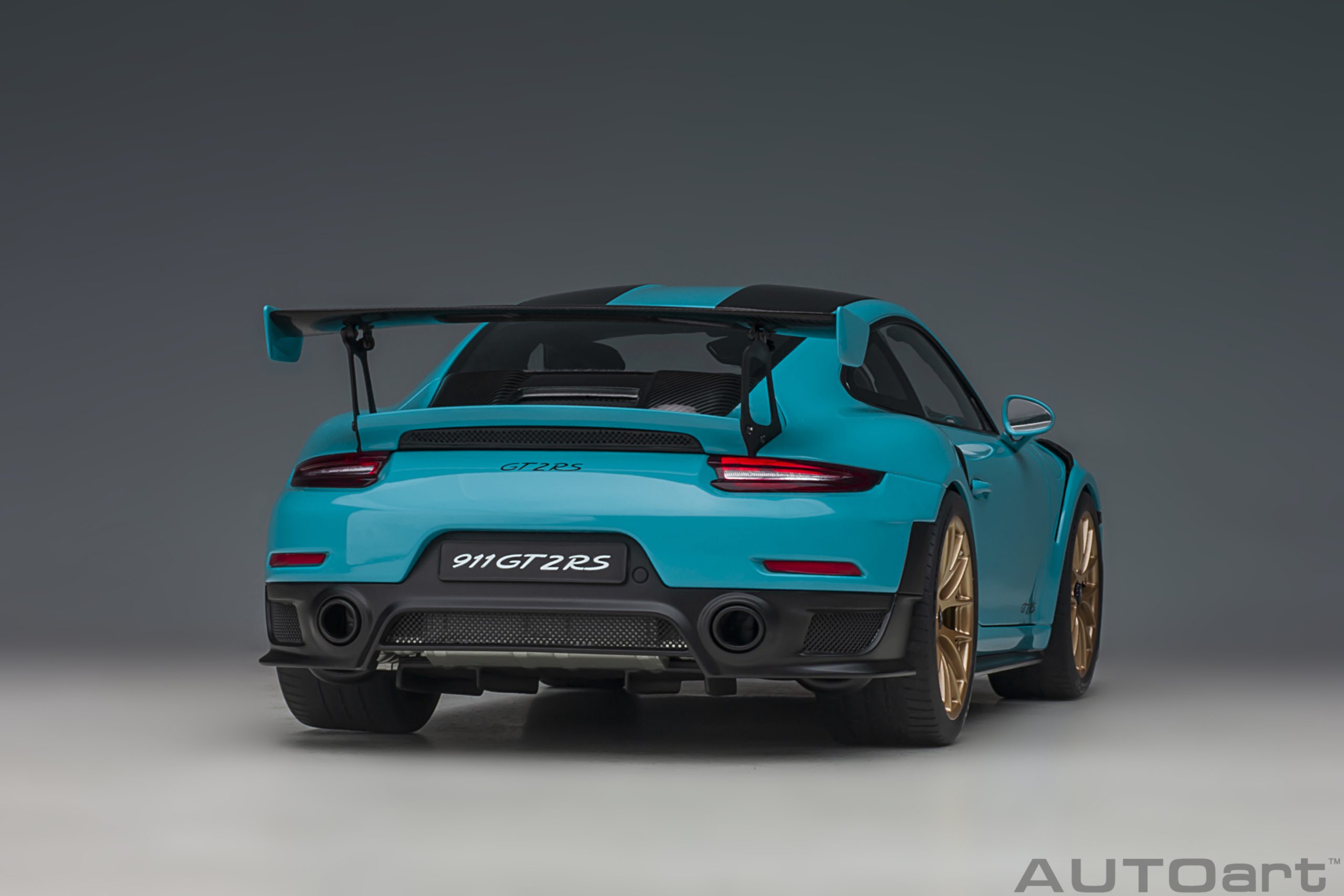 Porsche 911 (991.2) GT2RS 2017 Weissach Package (miami blue) Magnesium alloy wheels Satin White Gold Metallic - Slika 16