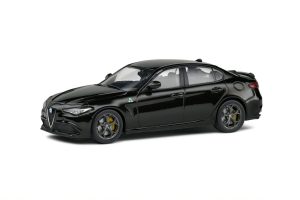 ALFA ROMEO GIULIA QUADRIFOGLIO BLACK
