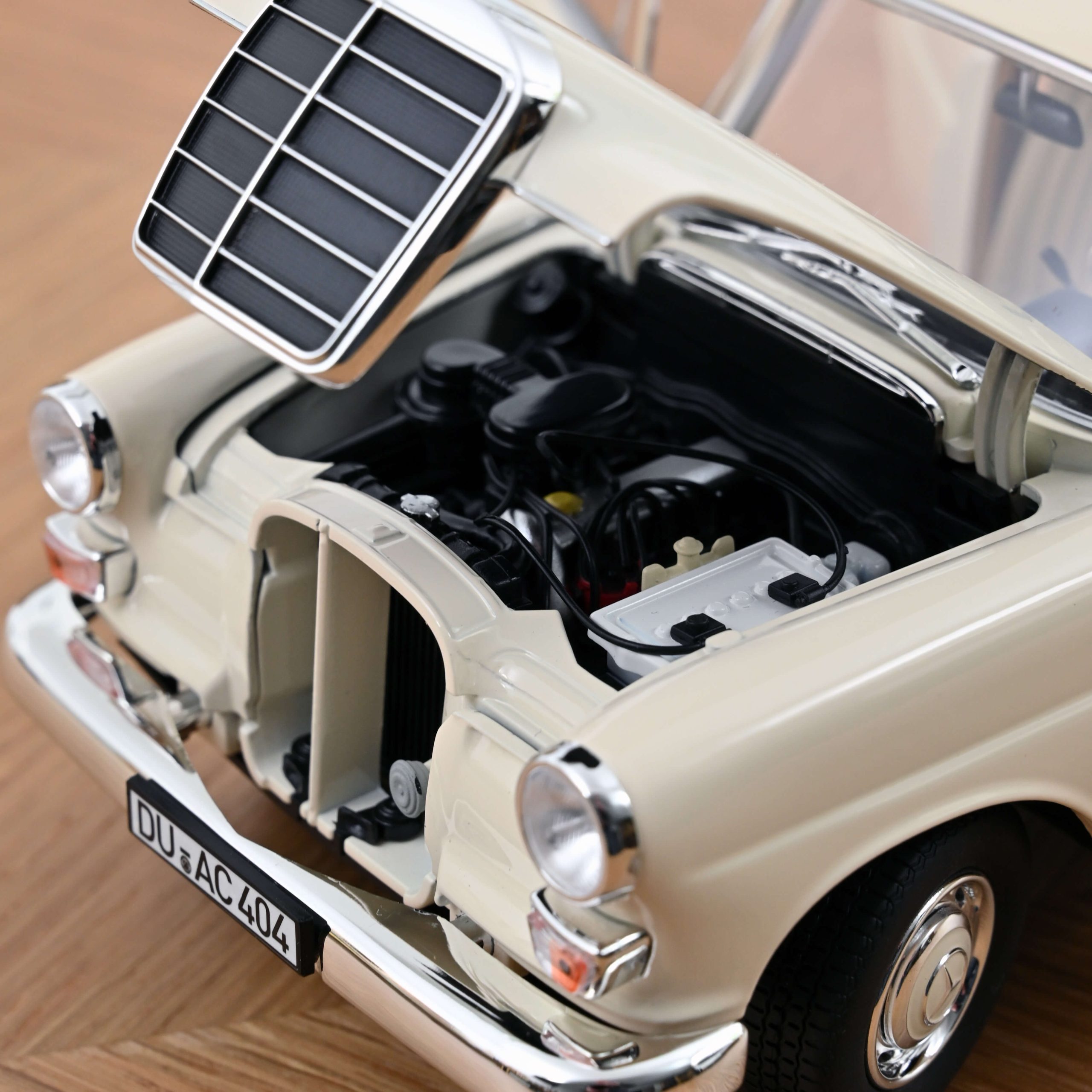Mercedes-Benz 200 Universal 1966 Cream - Slika 2