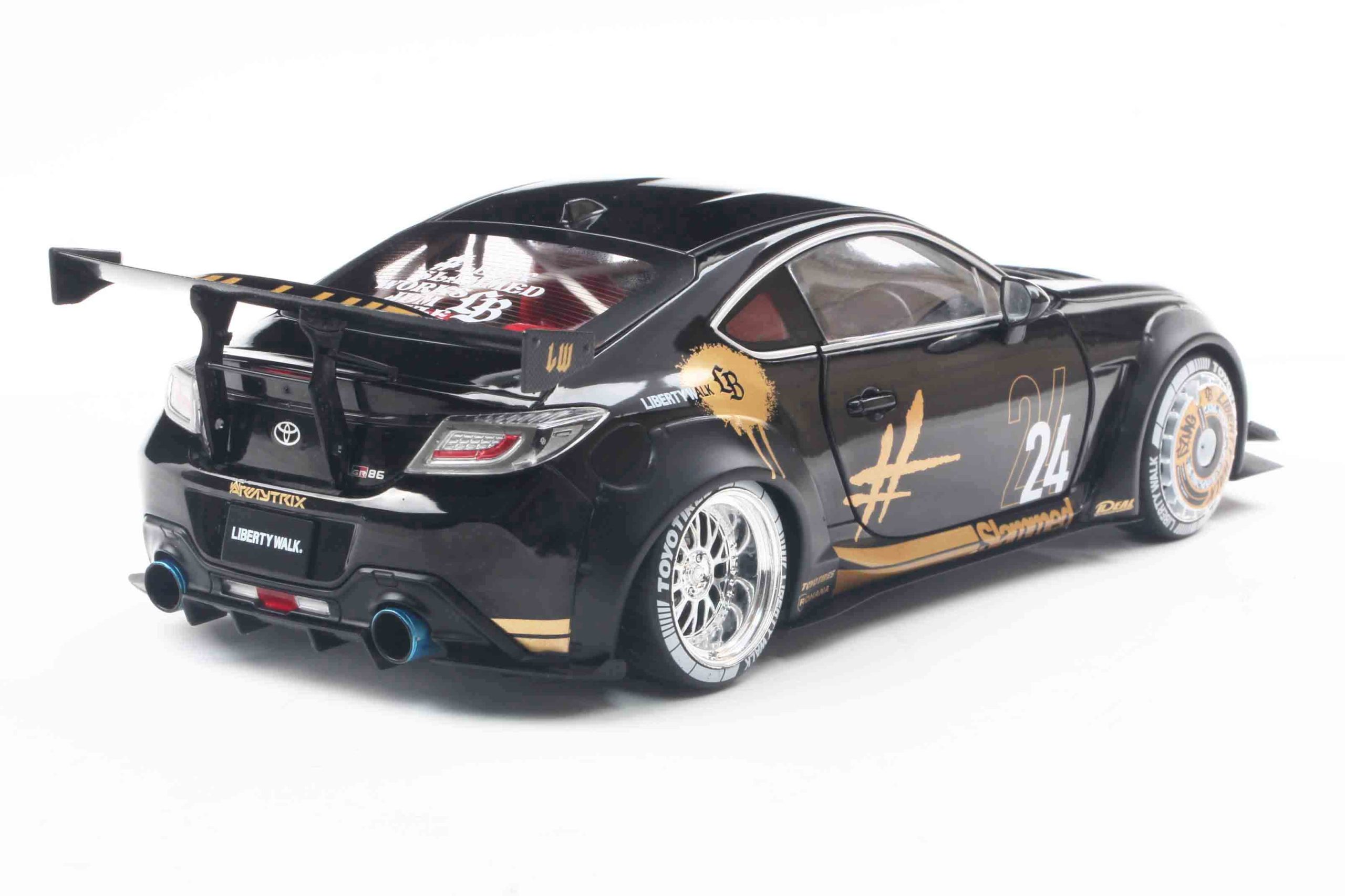 TOYOTA GR86 LIBERTY WALK BODY KIT BLACK & GOLD 2024 - Slika 4