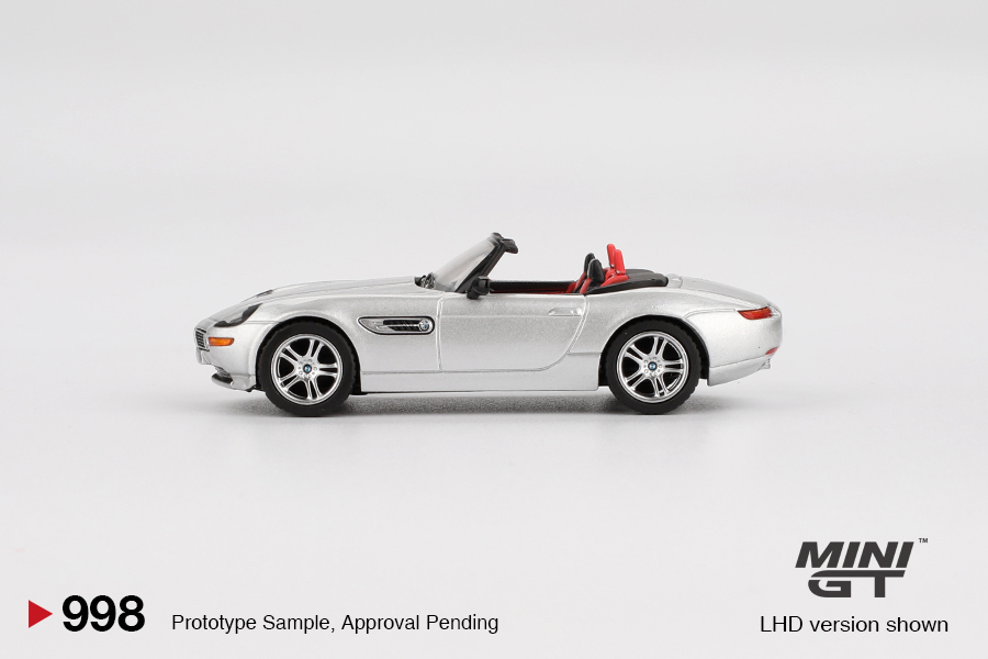 BMW Z8 TITANIUM SILVER 2003 - Slika 2
