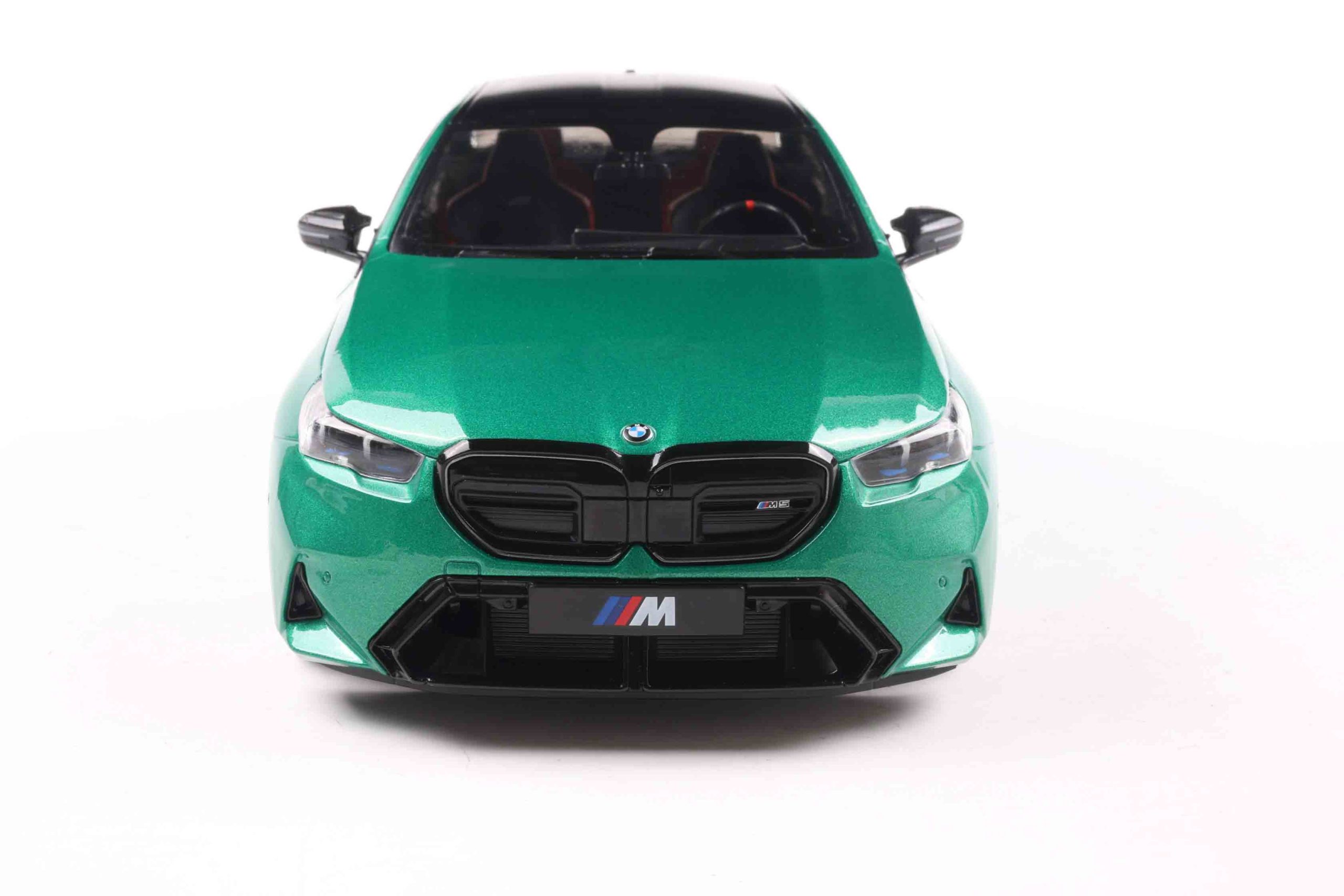 BMW M5 G90 M ISLE OF MAN GREEN METALLIC 2025 - Slika 6