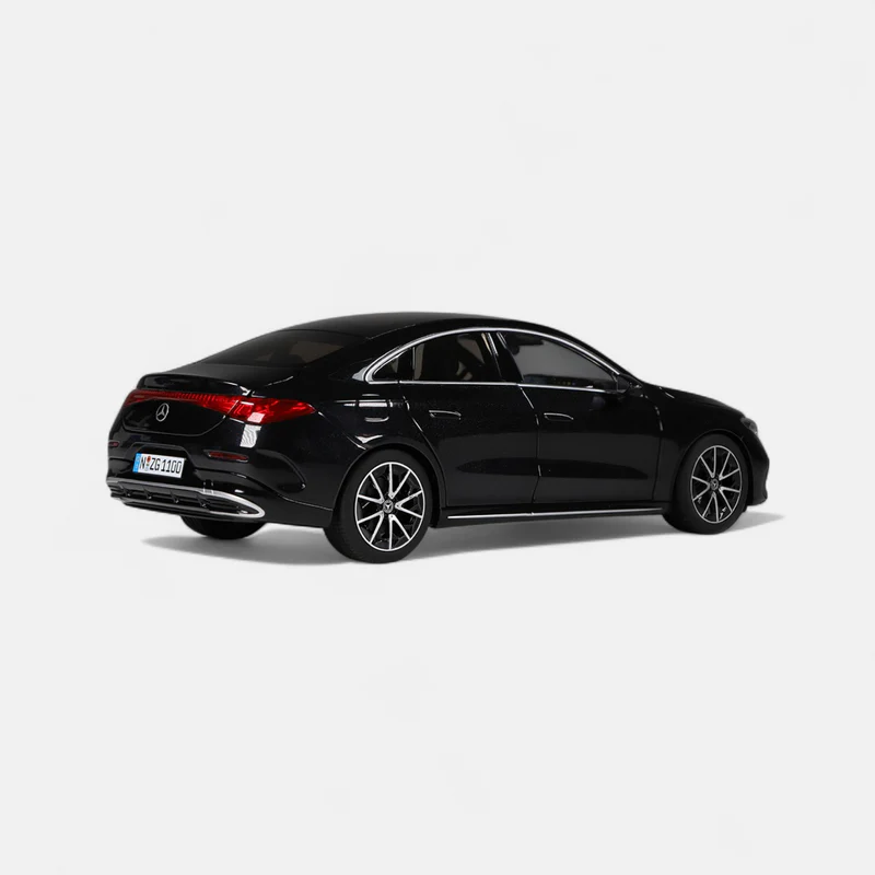 Mercedes-Benz CLA Coupé mit EQ-Technologie - kosmosschwarz - Slika 3
