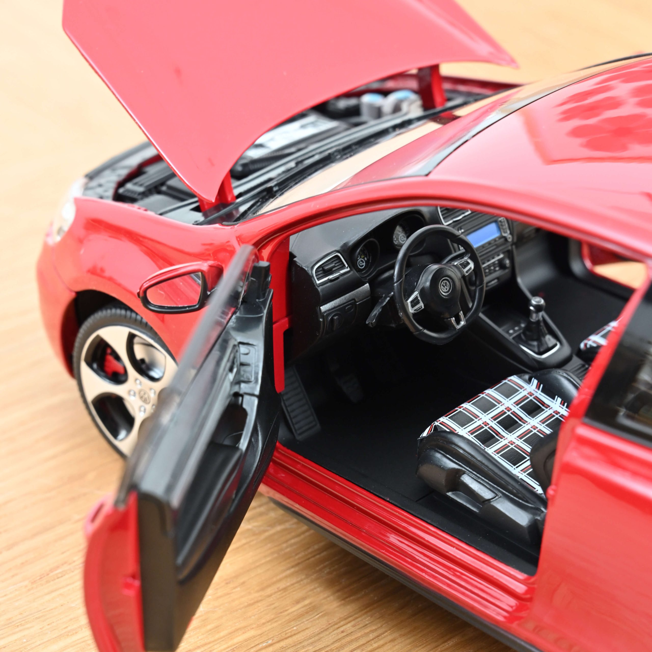 VW Golf GTI VI 2009 Tornado Red - Slika 3