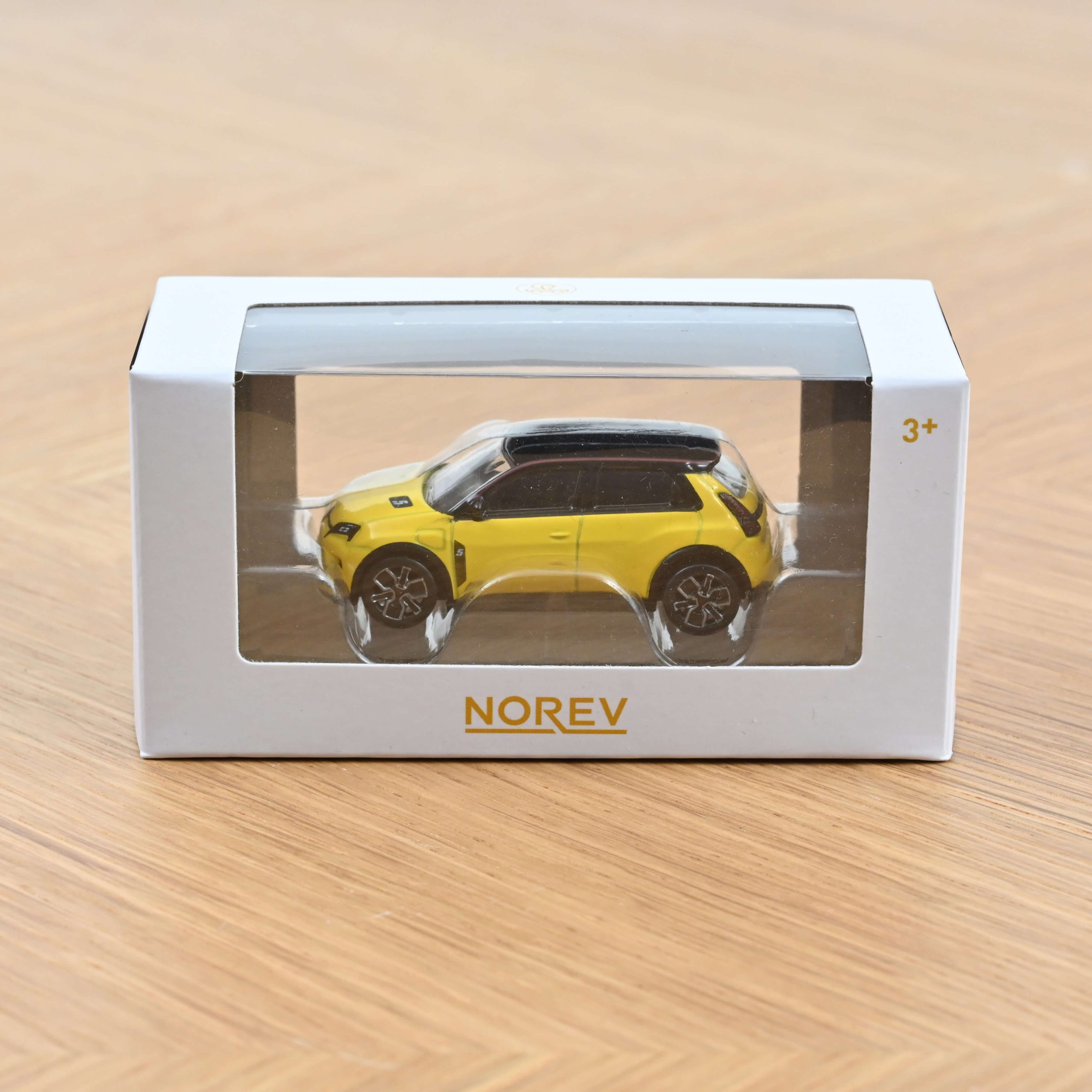 Renault 5 E-Tech Electric 2024 Pop Yellow and Black - Slika 2