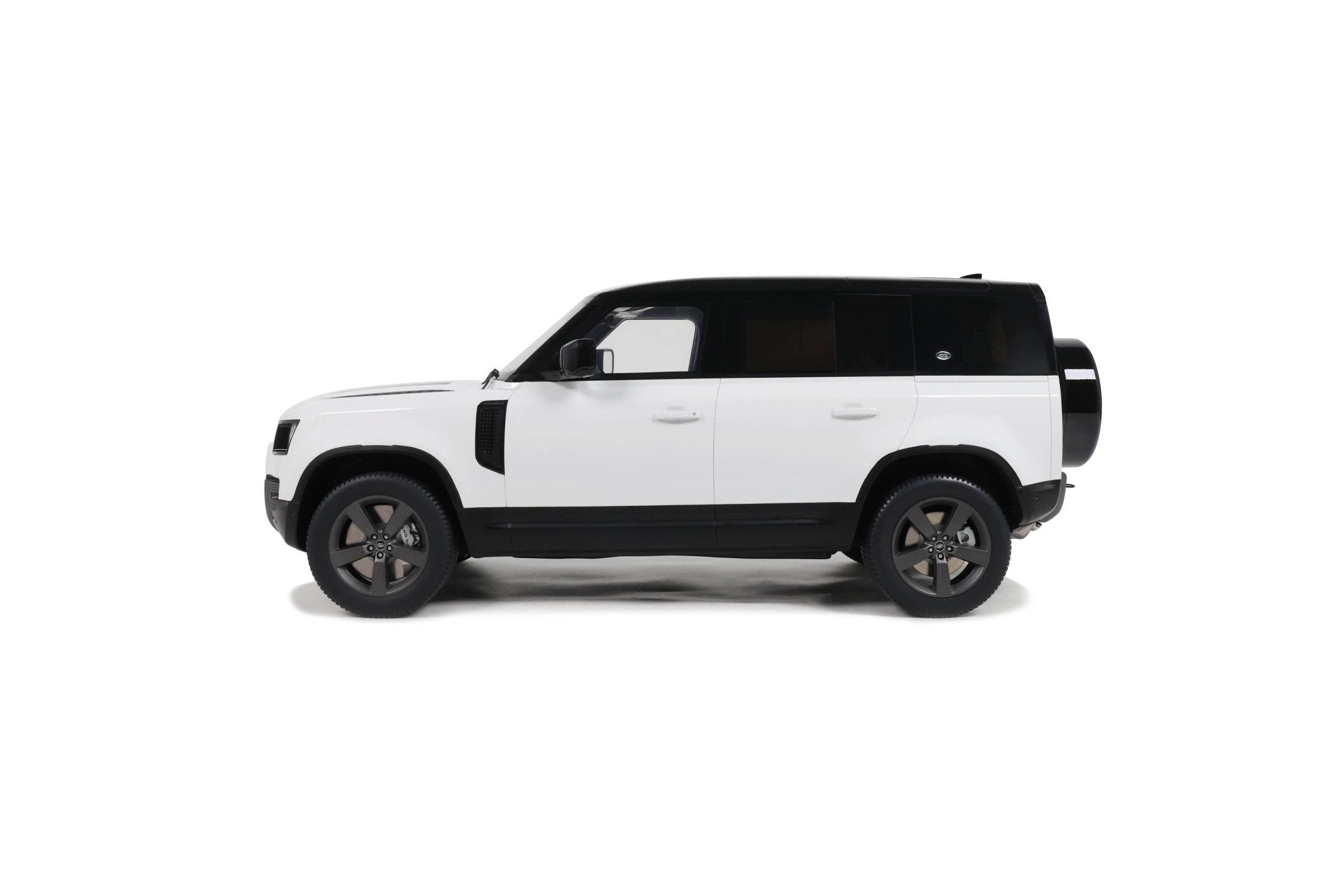 LAND ROVER DEFENDER 110 P400X FUJI WHITE 2021 - Slika 8